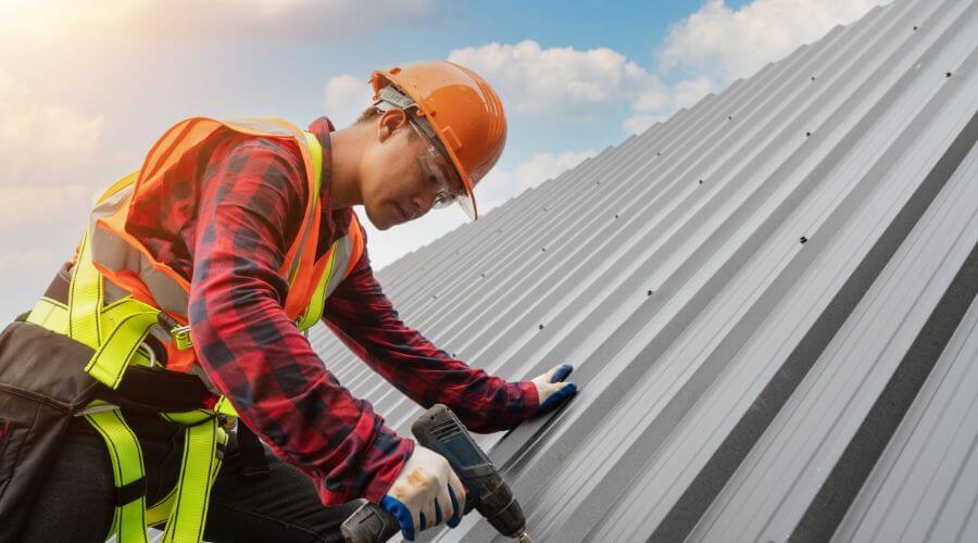 Professional gutter cleaning in Fort Shafter, HI
